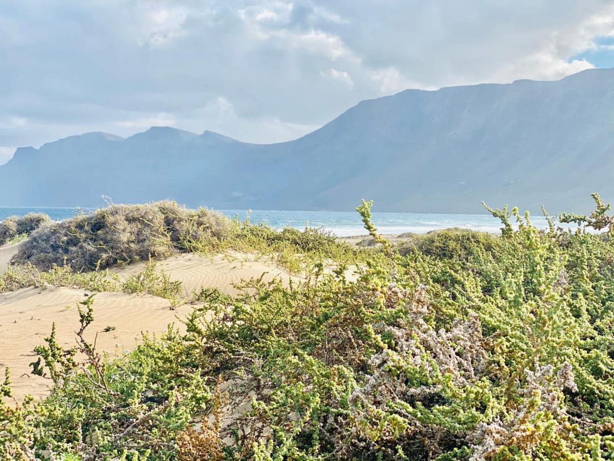 Canaryislandshost L Famara Surfer Esterno foto