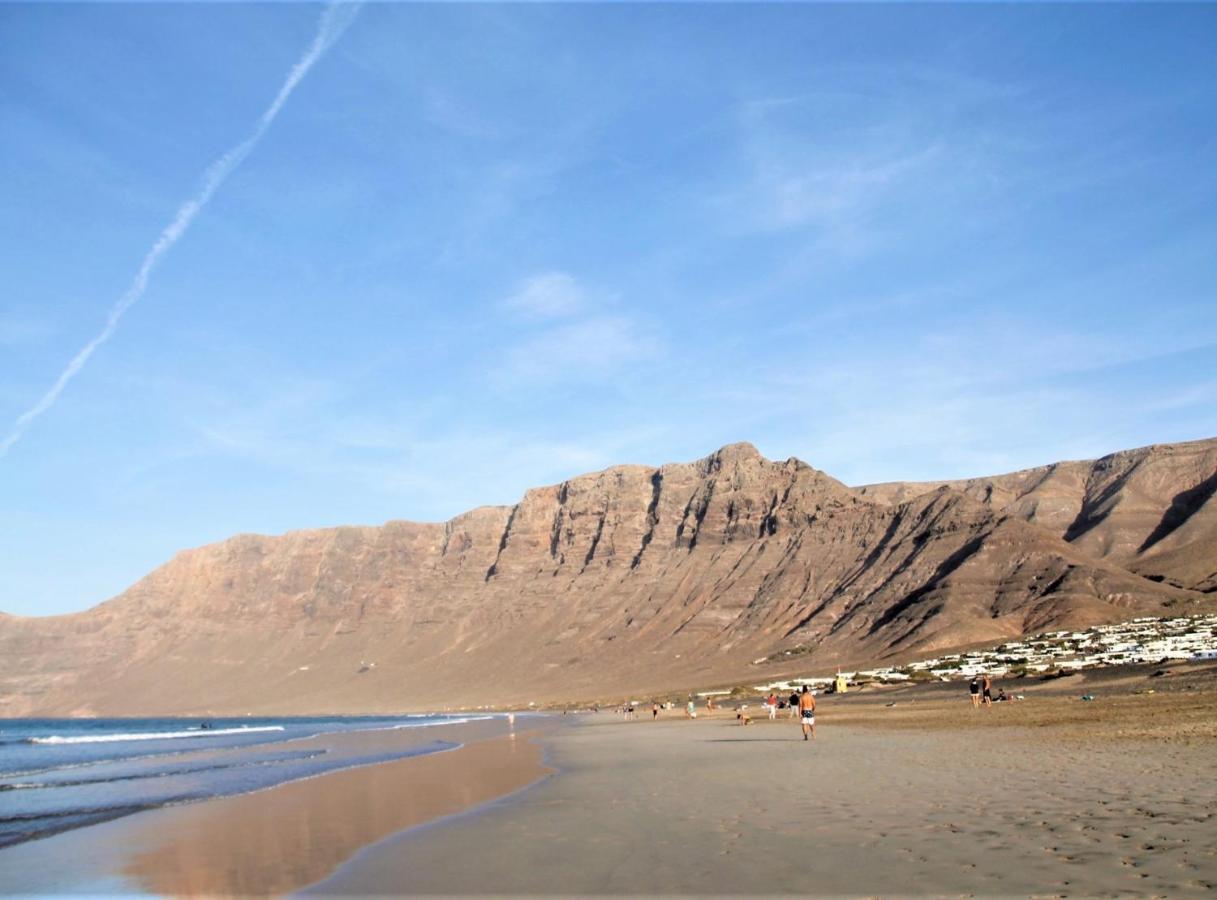 Canaryislandshost L Famara Surfer Esterno foto