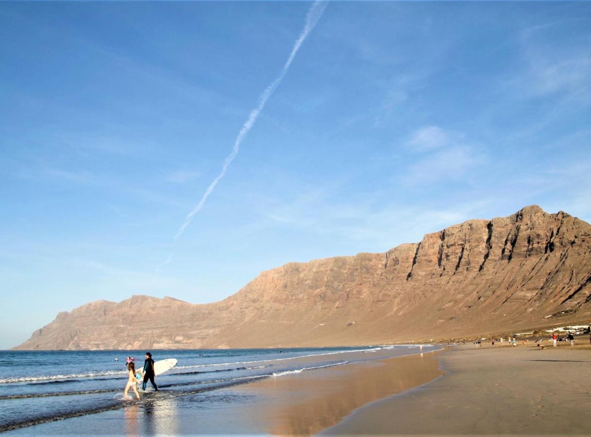 Canaryislandshost L Famara Surfer Esterno foto