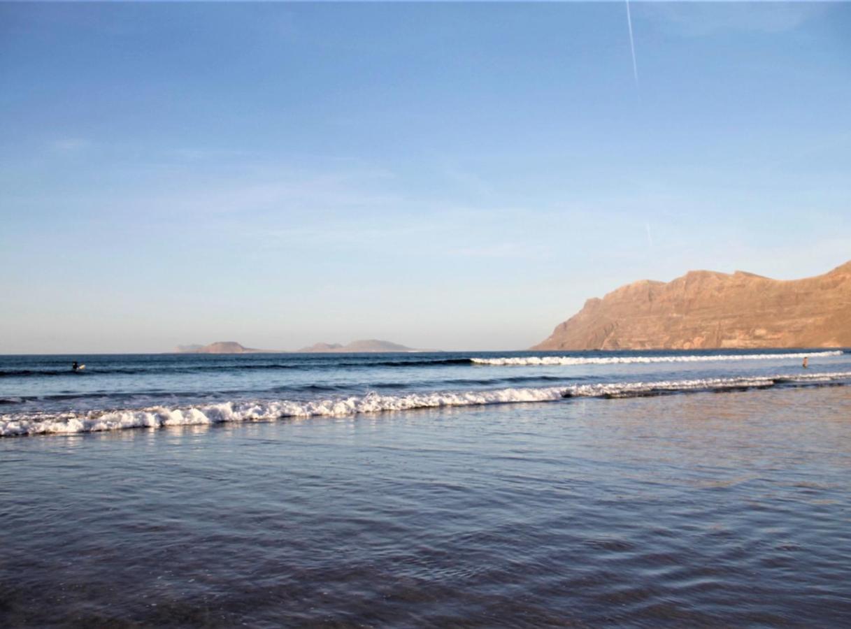 Canaryislandshost L Famara Surfer Esterno foto