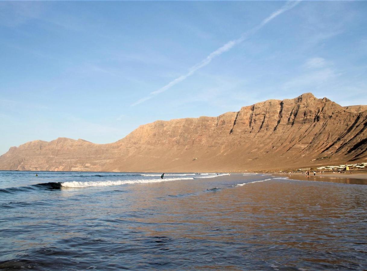 Canaryislandshost L Famara Surfer Esterno foto