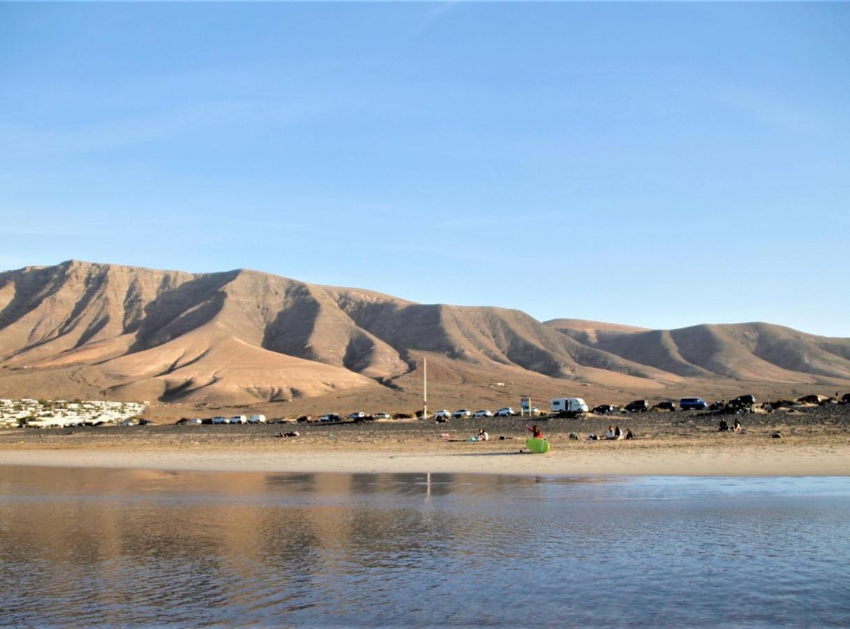 Canaryislandshost L Famara Surfer Esterno foto